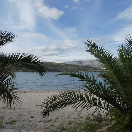 Raos Iva Apartamento Trogir