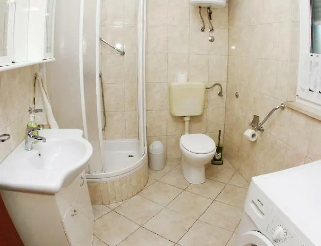 Raos Iva טרוגיר